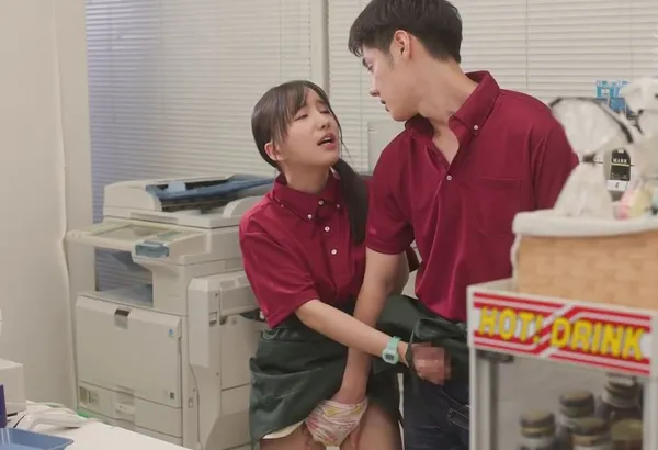 sex medusa Ai rồi cũng vụng trộm em gái khi đi làm thêm mà thôi